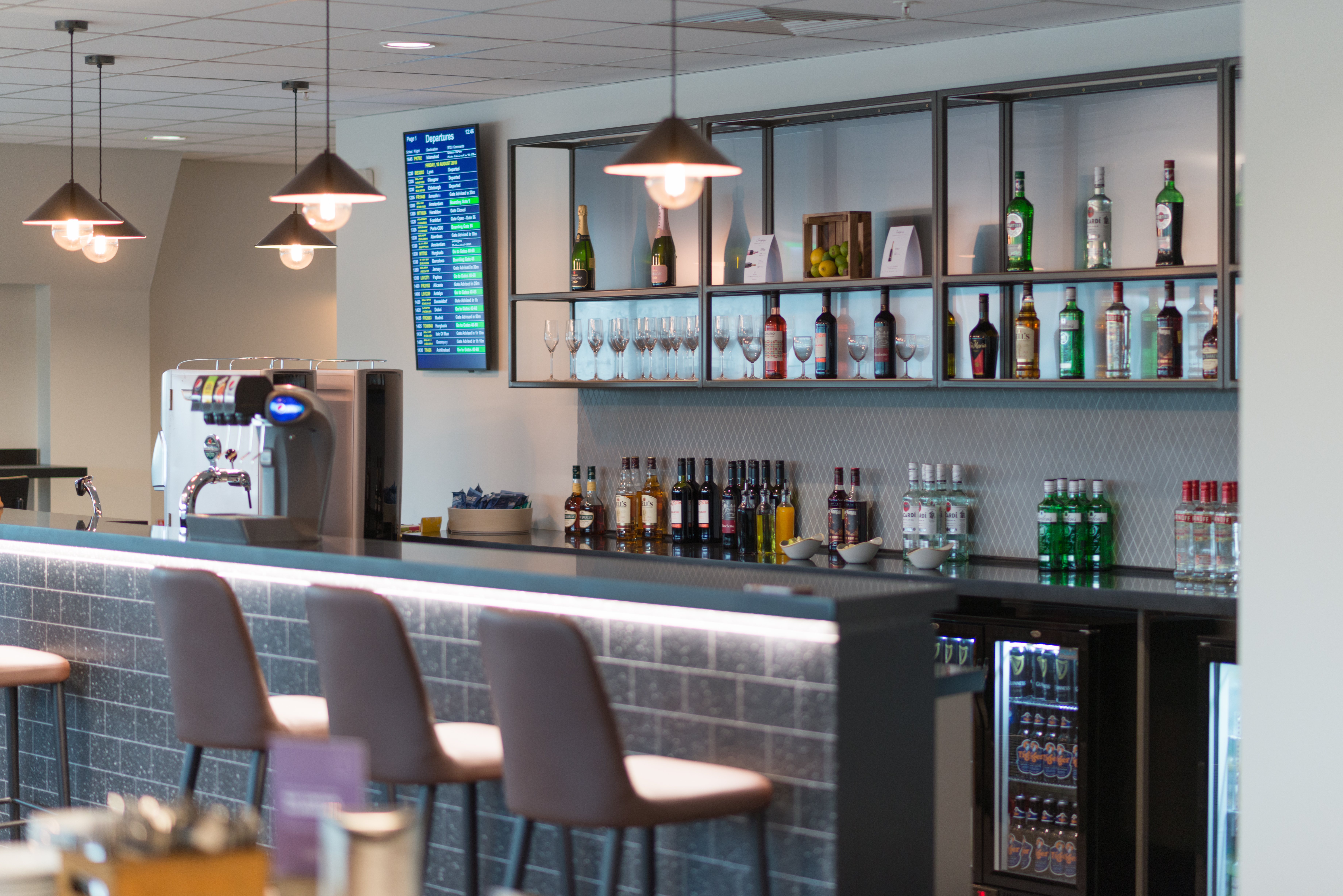 Complimentary wine and spirits from our bar area at Birmingham South Aspire Lounge.