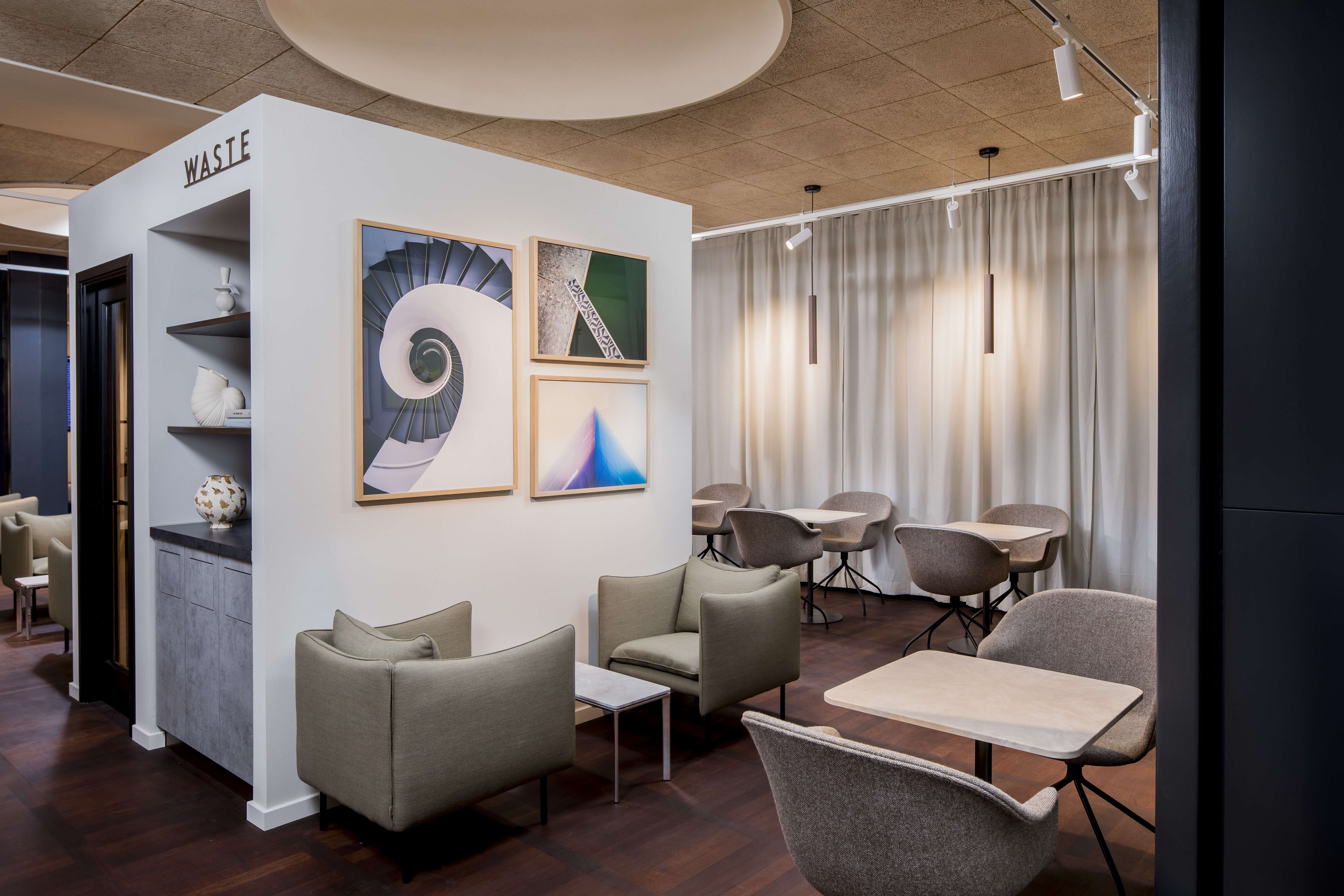 Comfortable lounge seats in the Copenhagen Aspire Lounge