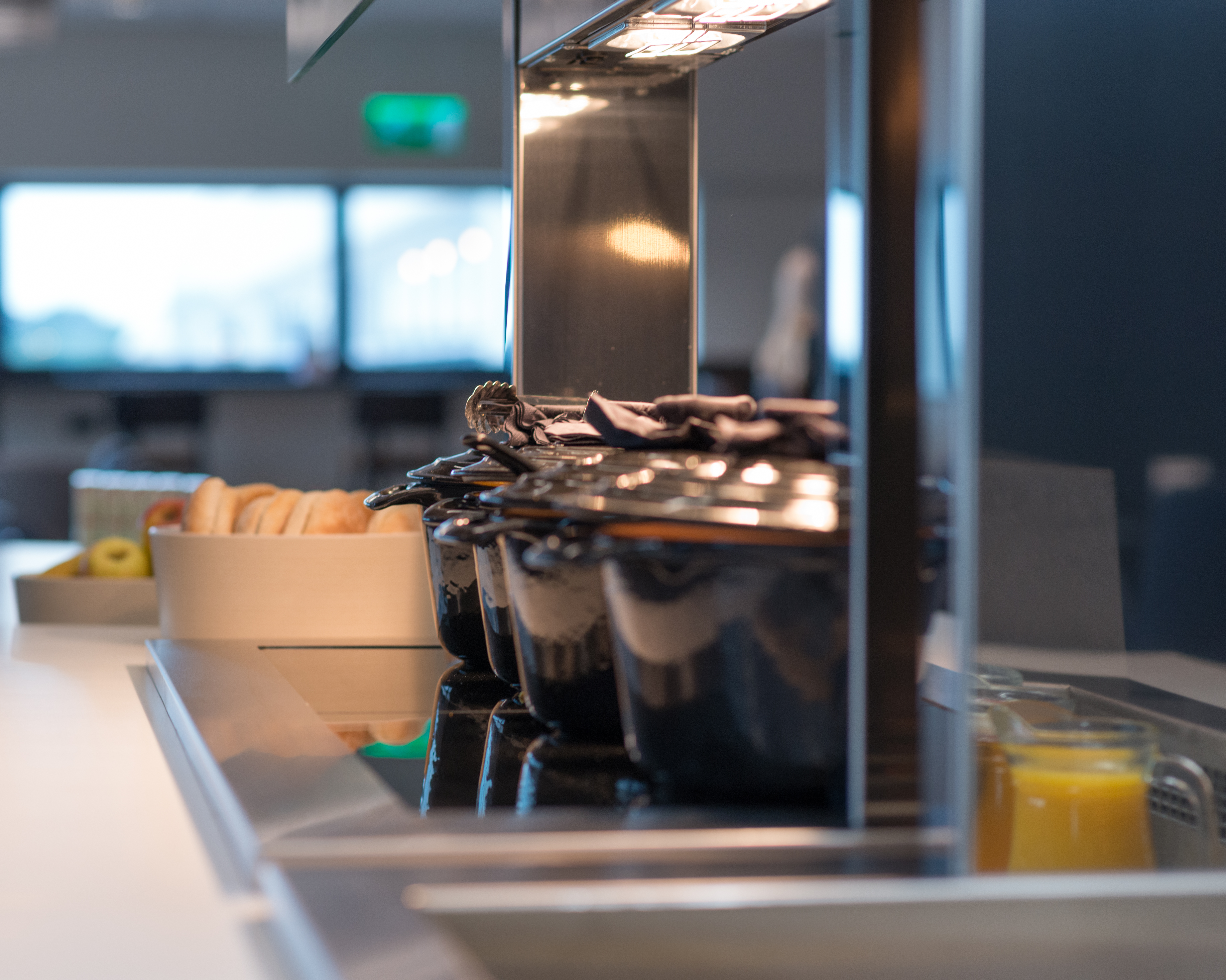 Self service complimentary hot food buffet at Birmingham South Aspire Lounge.