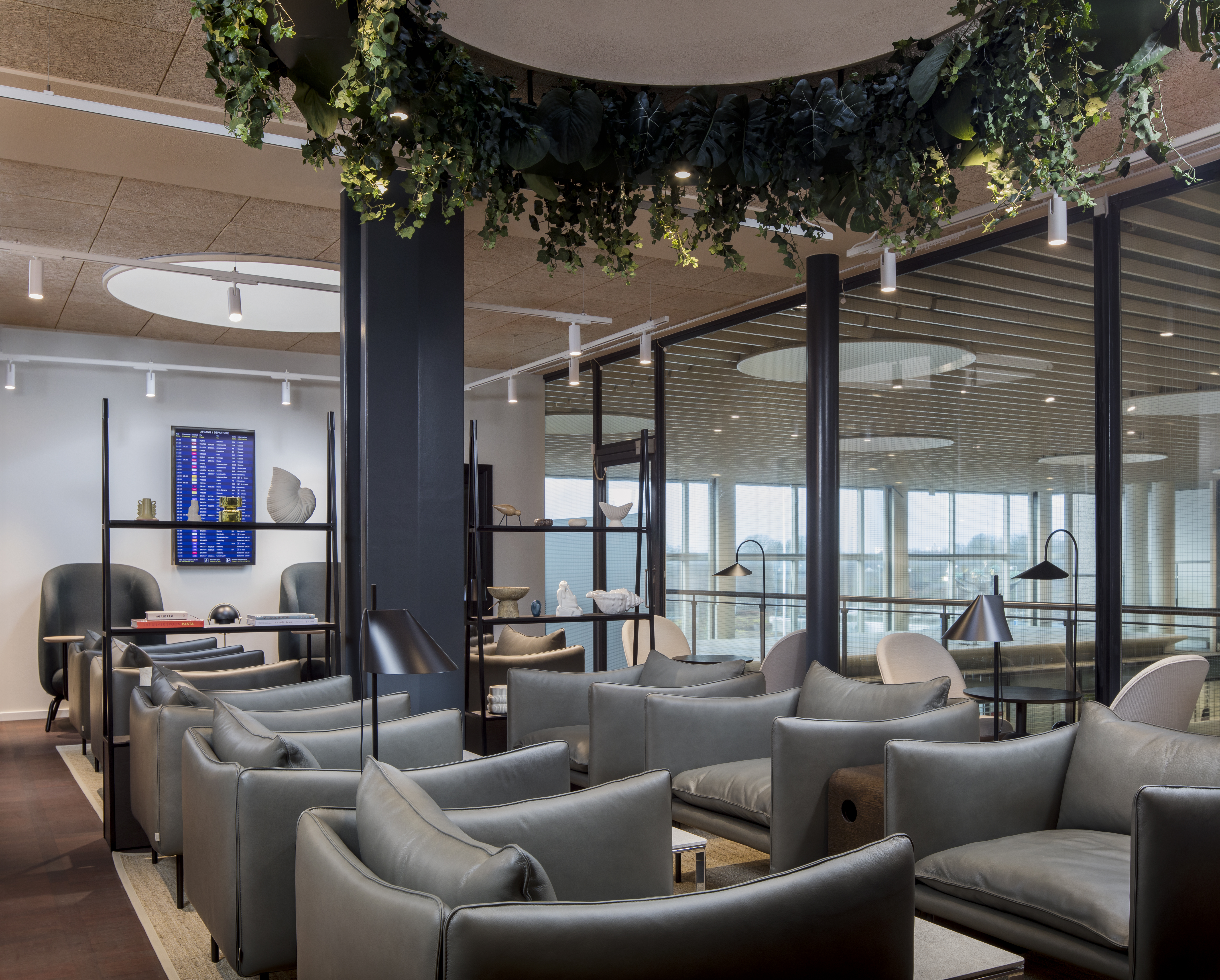 Premium sofa seating in Copenhagen Suite Aspire Lounge
